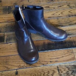 Hush Puppy Chelsea Boots size 8.5